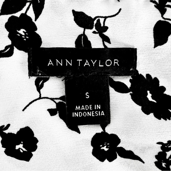 Ann Taylor Floral Top Size S - Picture 4 of 4